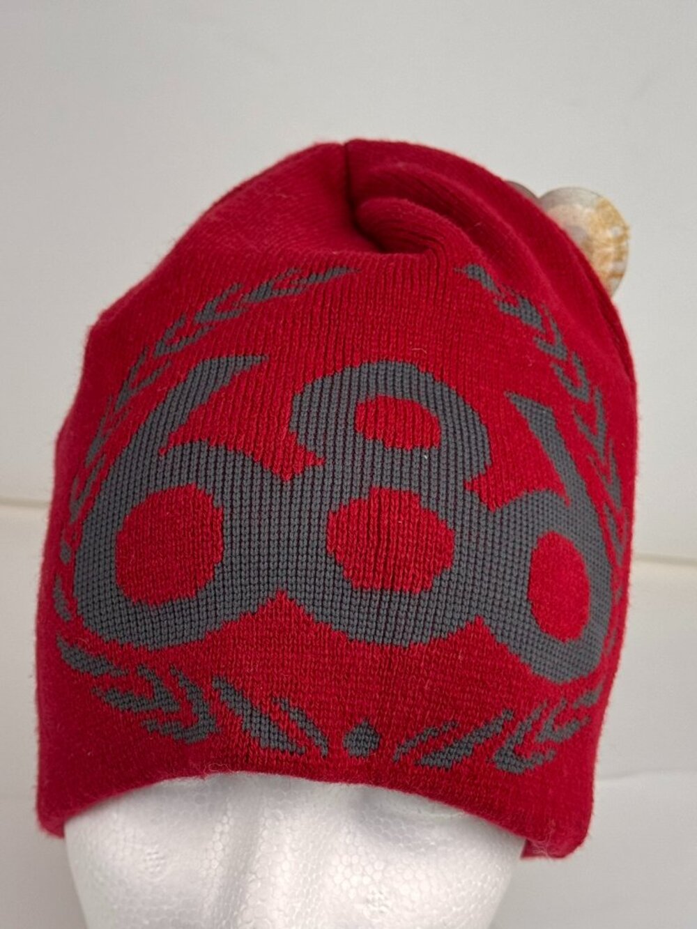 Six Eight Six Red Gray Jacquard Beanie Winter Snow Ski Hat OSFA New With Defect - Picture 1 of 9